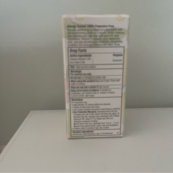 CLINIQUE Even Better Clinical Serum Foundation Broad Spectrum SPF25 CN 02 Breeze - Picture 6 of 10